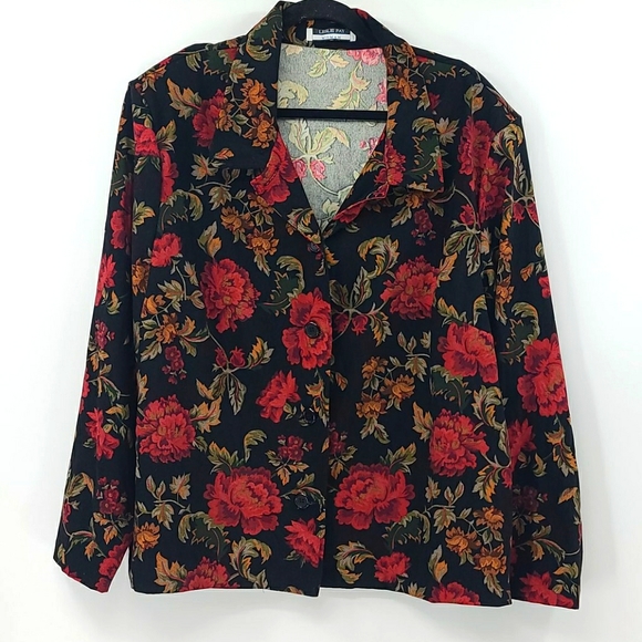 Leslie fay woman black floral blazer. Size 3x